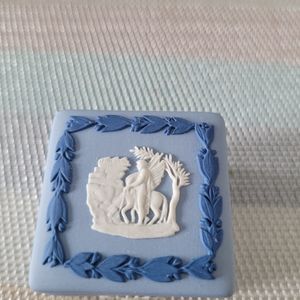Wedgewood trinket box